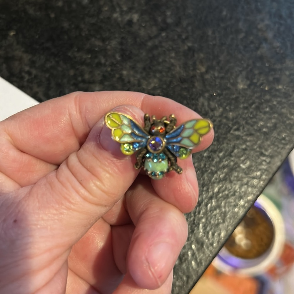 JAY STRONGWATER - “THE BEE” PIN - Picture 6 of 6